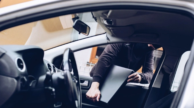Ar galima gauti kompensaciją už asmens daiktus, pavogtus iš automobilio?
