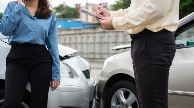 Kiek brangsta draudimas po eismo įvykio? Įžvalgos ir patarimai