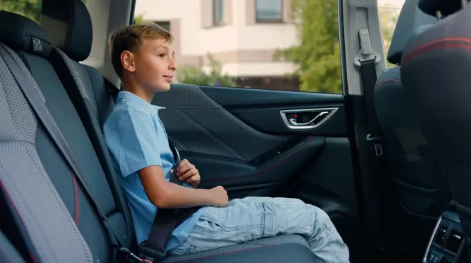 Nuo kokio ūgio galima sėdėti be kėdutės? Saugus vaikų vežimas automobiliu